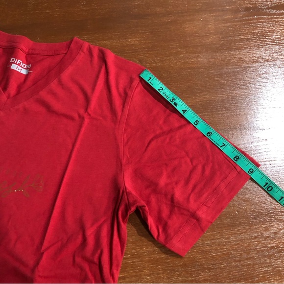 Red v-neck t-shirt - Picture 6 of 8